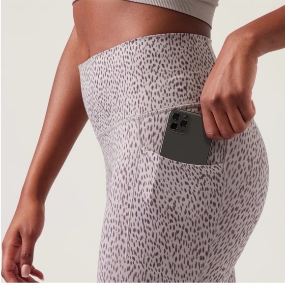 Athleta • NWT Salutation Stash Pocket II Printed Sz Small Grey Leopard Tight - Picture 2 of 13